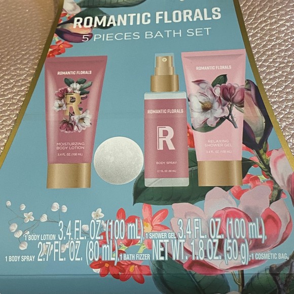 Romantic Florals 5 Piece Magnolia Bath Spa Gift Set New in Bag - Picture 2 of 6